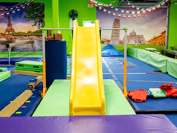 Jenis peralatan taman permainan kanak-kanak